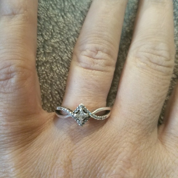 Ring - Picture 2 of 2